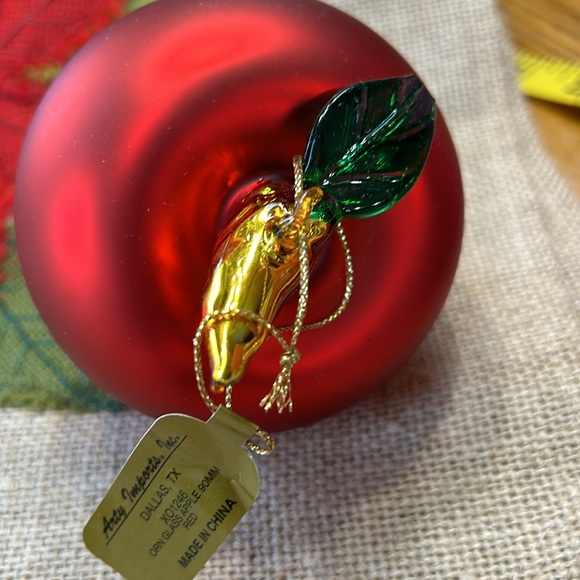 Arty Imports, Inc hand blown red apple Christmas ornament. Excellent condition. - Picture 3 of 8